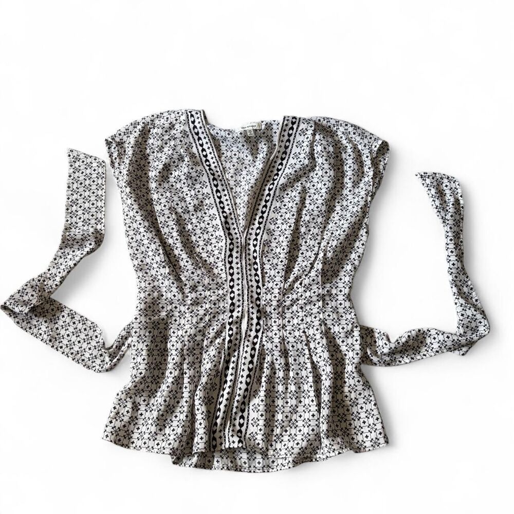 Max-studio Women's Black and Cream Blouse